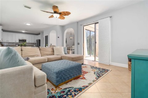 House in Merrit Island, Florida 5 bedrooms, 279.08 sq.m. № 2394384 - photo 6