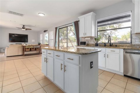 House in Merrit Island, Florida 5 bedrooms, 279.08 sq.m. № 2394384 - photo 10