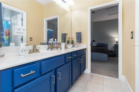 House in Merrit Island, Florida 5 bedrooms, 279.08 sq.m. № 2394384 - photo 19
