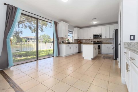 House in Merrit Island, Florida 5 bedrooms, 279.08 sq.m. № 2394384 - photo 9
