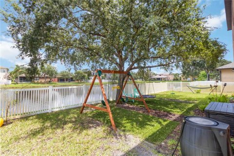 House in Merrit Island, Florida 5 bedrooms, 279.08 sq.m. № 2394384 - photo 27