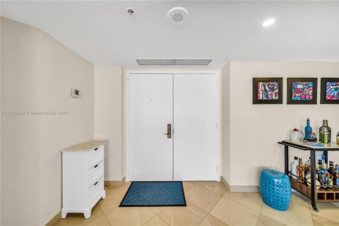 Condominio en alquiler en Miami Beach, Florida, 2 dormitorios, 116.13 m2 № 1938404 - foto 5