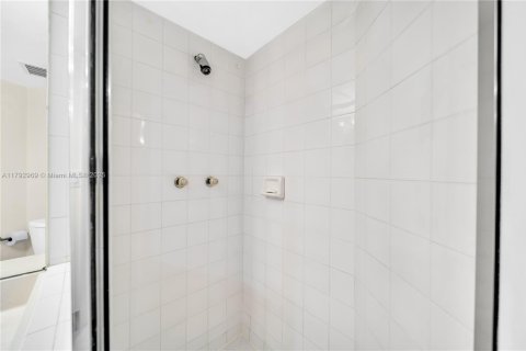 Condominio en alquiler en Miami Beach, Florida, 2 dormitorios, 116.13 m2 № 1938404 - foto 26