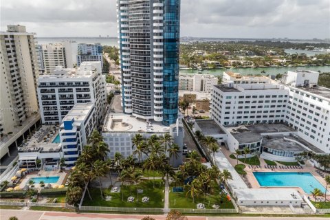 Condo in Miami Beach, Florida, 2 bedrooms  № 1938404 - photo 8