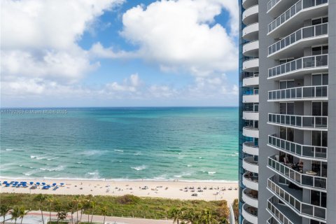 Condominio en alquiler en Miami Beach, Florida, 2 dormitorios, 116.13 m2 № 1938404 - foto 30