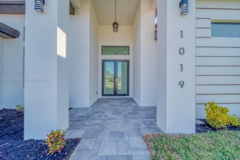 Casa en venta en Cape Coral, Florida, 4 dormitorios, 207.73 m2 № 1993966 - foto 16