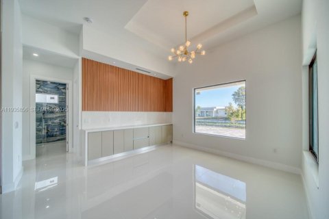 Casa en venta en Cape Coral, Florida, 4 dormitorios, 207.73 m2 № 1993966 - foto 23