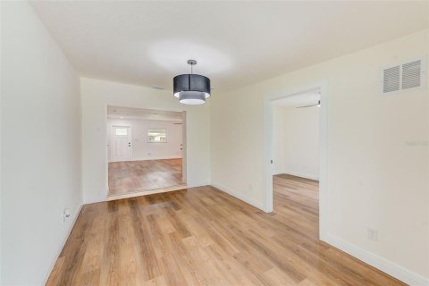 Купить виллу или дом в Тампа, Флорида 10 комнат, 170.85м2, № 1899024 - фото 18