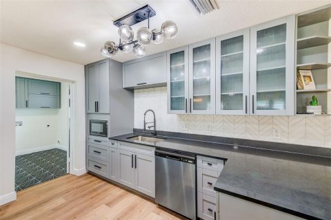 Купить виллу или дом в Тампа, Флорида 10 комнат, 170.85м2, № 1899024 - фото 6