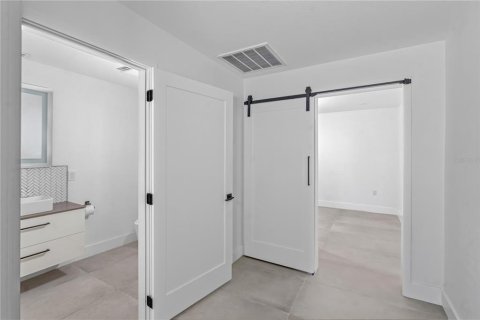 Commercial property in Orlando, Florida 89 sq.m. № 2366867 - photo 12