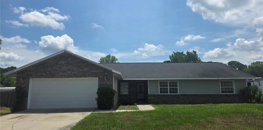 House in Ocala, Florida 4 bedrooms, 183.57 sq.m. № 1743375