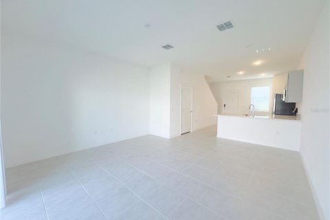 Adosado en alquiler en Kissimmee, Florida, 2 dormitorios, 125.42 m2 № 1919846 - foto 2