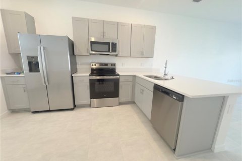 Adosado en alquiler en Kissimmee, Florida, 2 dormitorios, 125.42 m2 № 1919846 - foto 1