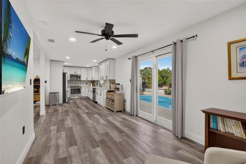 House in Tarpon Springs, Florida 3 bedrooms, 135.64 sq.m. № 2266370 - photo 17