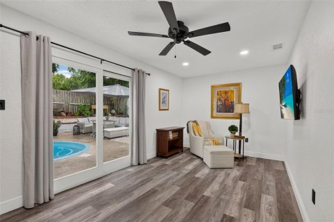 House in Tarpon Springs, Florida 3 bedrooms, 135.64 sq.m. № 2266370 - photo 16