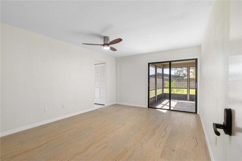 House in Palm Coast, Florida 3 bedrooms, 160.07 sq.m. № 1900783 - photo 13