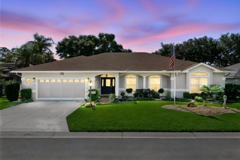 Villa ou maison à Leesburg, Floride 3 chambres, 212.37 m2 № 2341522