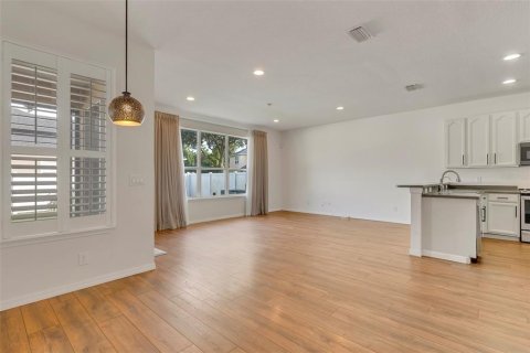 Casa en alquiler en Oviedo, Florida, 4 dormitorios, 241.45 m2 № 1899621 - foto 11