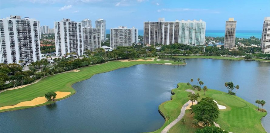 Condo à Aventura, Floride, 2 chambres  № 1727910