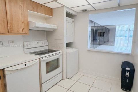 Copropriété à louer à Aventura, Floride: 2 chambres, 107.58 m2 № 1727910 - photo 18