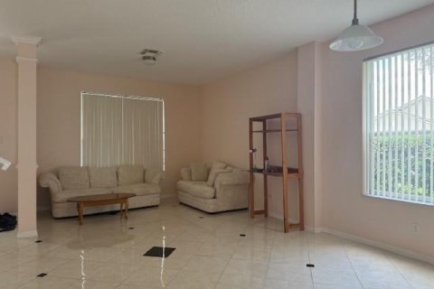 Casa en venta en Orlando, Florida, 4 dormitorios, 221.48 m2 № 2351745 - foto 2