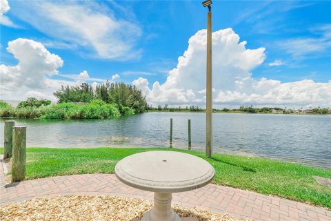 House in Tamarac, Florida 2 bedrooms, 128.3 sq.m. № 1970560 - photo 25