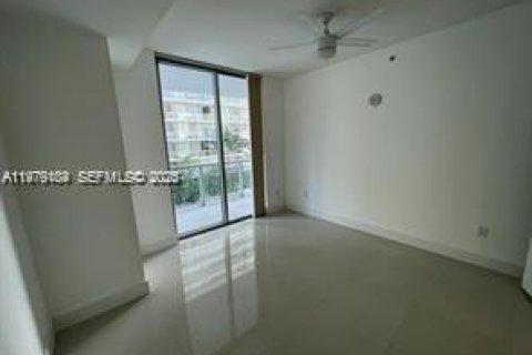 Снять в аренду кондоминиум в Майами, Флорида 2 спальни, 102.84м2, № 2046253 - фото 16