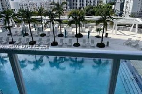 Снять в аренду кондоминиум в Майами, Флорида 2 спальни, 102.84м2, № 2046253 - фото 2