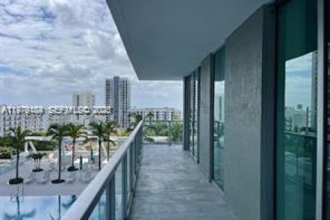 Снять в аренду кондоминиум в Майами, Флорида 2 спальни, 102.84м2, № 2046253 - фото 6