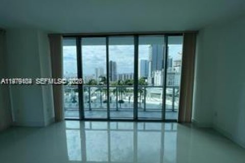 Снять в аренду кондоминиум в Майами, Флорида 2 спальни, 102.84м2, № 2046253 - фото 11
