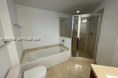 Снять в аренду кондоминиум в Майами, Флорида 2 спальни, 102.84м2, № 2046253 - фото 12