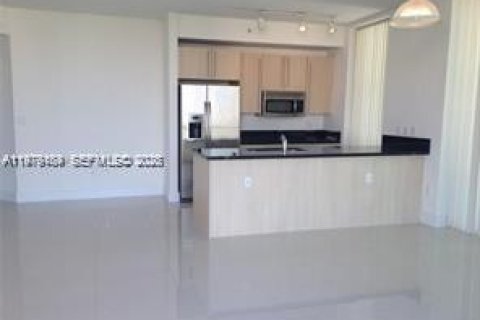 Снять в аренду кондоминиум в Майами, Флорида 2 спальни, 102.84м2, № 2046253 - фото 8