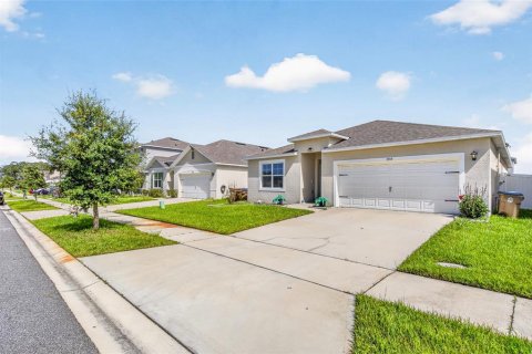 House in Kissimmee, Florida 4 bedrooms, 171.5 sq.m. № 2399178 - photo 3