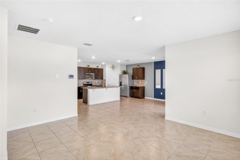 House in Kissimmee, Florida 4 bedrooms, 171.5 sq.m. № 2399178 - photo 23