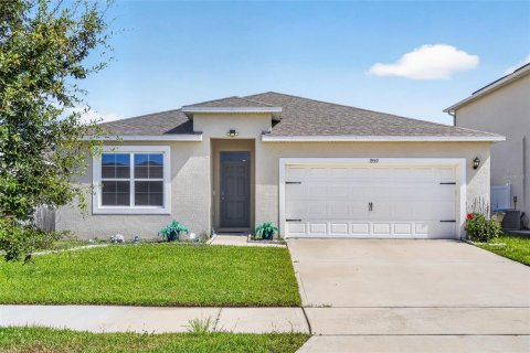 House in Kissimmee, Florida 4 bedrooms, 171.5 sq.m. № 2399178 - photo 2