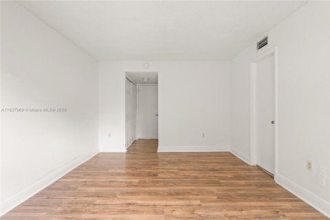 Condominio en venta en Sunrise, Florida, 2 dormitorios, 87.7 m2 № 1980216 - foto 11