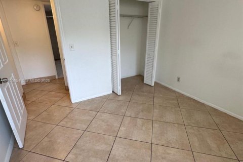 Condo in Davie, Florida, 2 bedrooms № 2249307 - photo 14