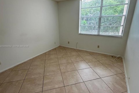 Condo in Davie, Florida, 2 bedrooms № 2249307 - photo 13
