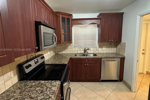 Condo in Davie, Florida, 2 bedrooms № 2249307 - photo 7