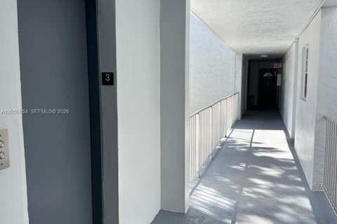 Condo in Davie, Florida, 2 bedrooms № 2249307 - photo 6
