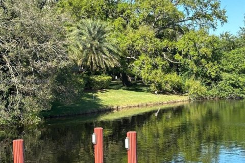 Condo in Davie, Florida, 2 bedrooms № 2249307 - photo 26