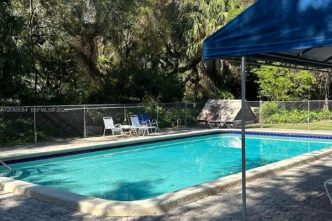 Condo in Davie, Florida, 2 bedrooms № 2249307 - photo 18