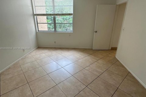 Condo in Davie, Florida, 2 bedrooms № 2249307 - photo 12