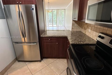 Condo in Davie, Florida, 2 bedrooms № 2249307 - photo 8
