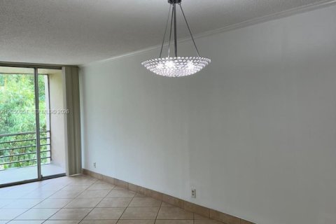 Condo in Davie, Florida, 2 bedrooms № 2249307 - photo 10