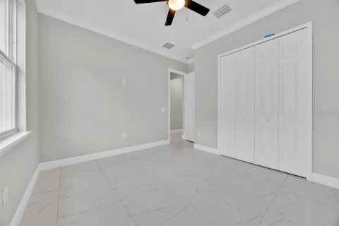 House in Leesburg, Florida 5 bedrooms, 228.63 sq.m. № 1373554 - photo 19