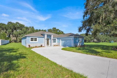 House in Leesburg, Florida 5 bedrooms, 228.63 sq.m. № 1373554 - photo 1