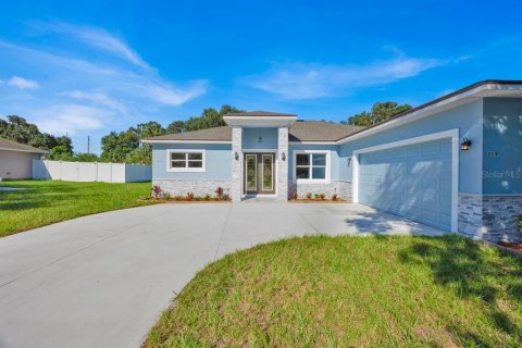 House in Leesburg, Florida 5 bedrooms, 228.63 sq.m. № 1373554 - photo 3