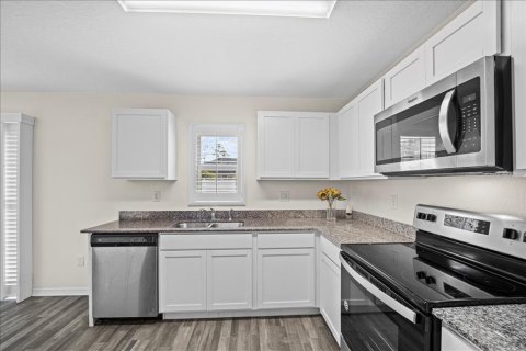 House in Palm Coast, Florida 4 bedrooms, 191.29 sq.m. № 1767904 - photo 5