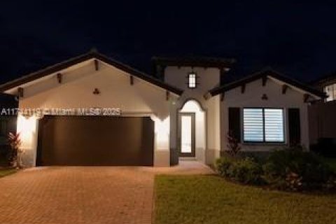 Снять в аренду виллу или дом в Аве Мария, Флорида 3 спальни, № 1985120 - фото 1